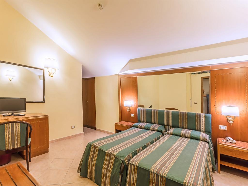 Raeli Floridia Hotel Rom